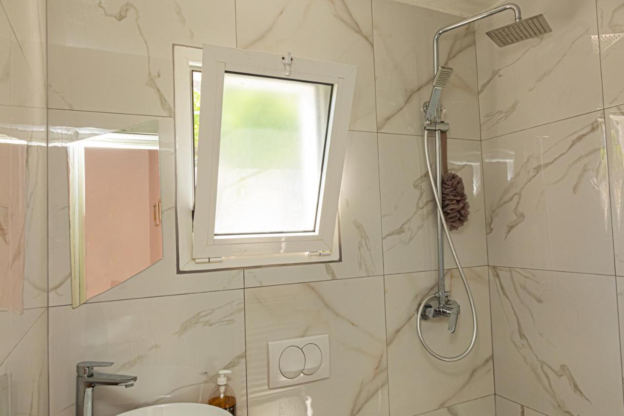 Alonia Apartment ฮีมาเรอ ภายนอก รูปภาพ